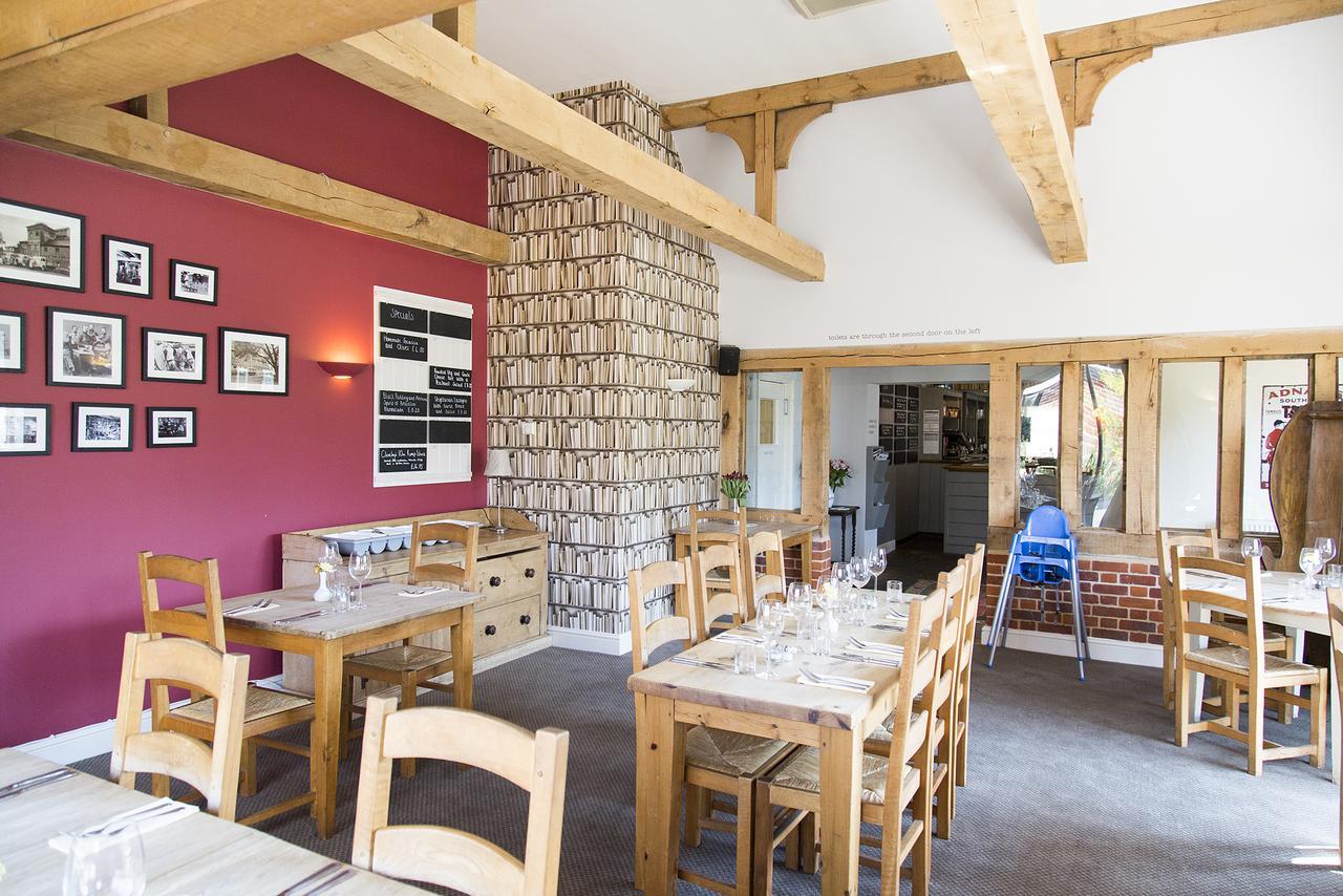 ホテル The Plough Wangford エクステリア 写真